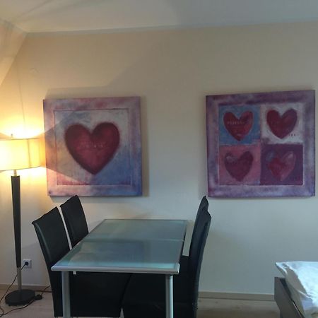 Barcelona Bed & Breakfast Dusseldorf Ruang foto