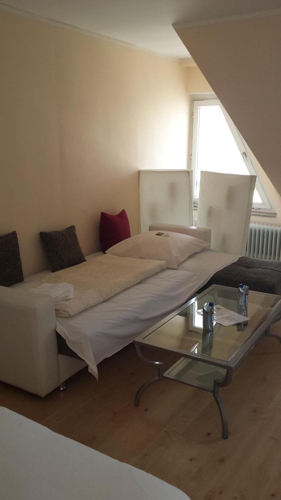 Barcelona Bed & Breakfast Dusseldorf Ruang foto