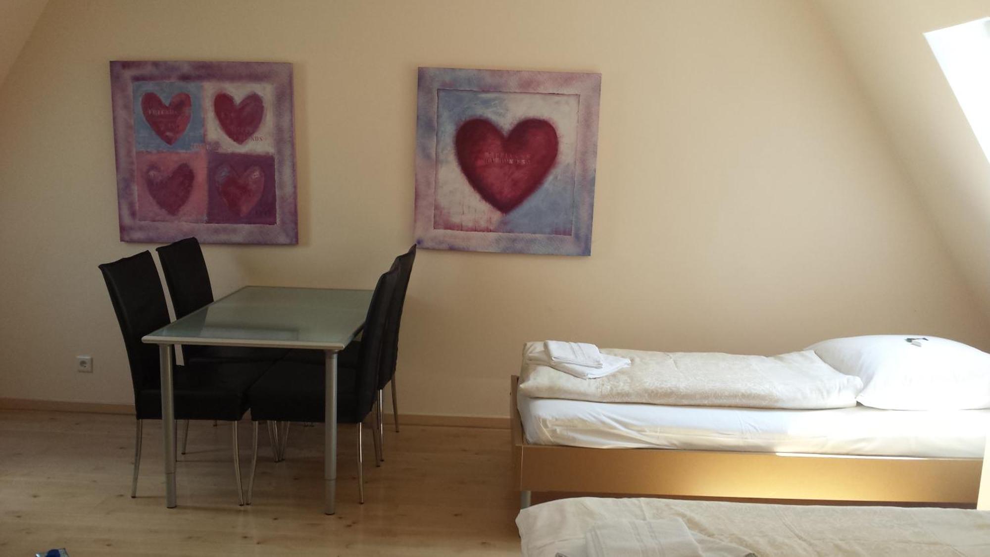 Barcelona Bed & Breakfast Dusseldorf Ruang foto