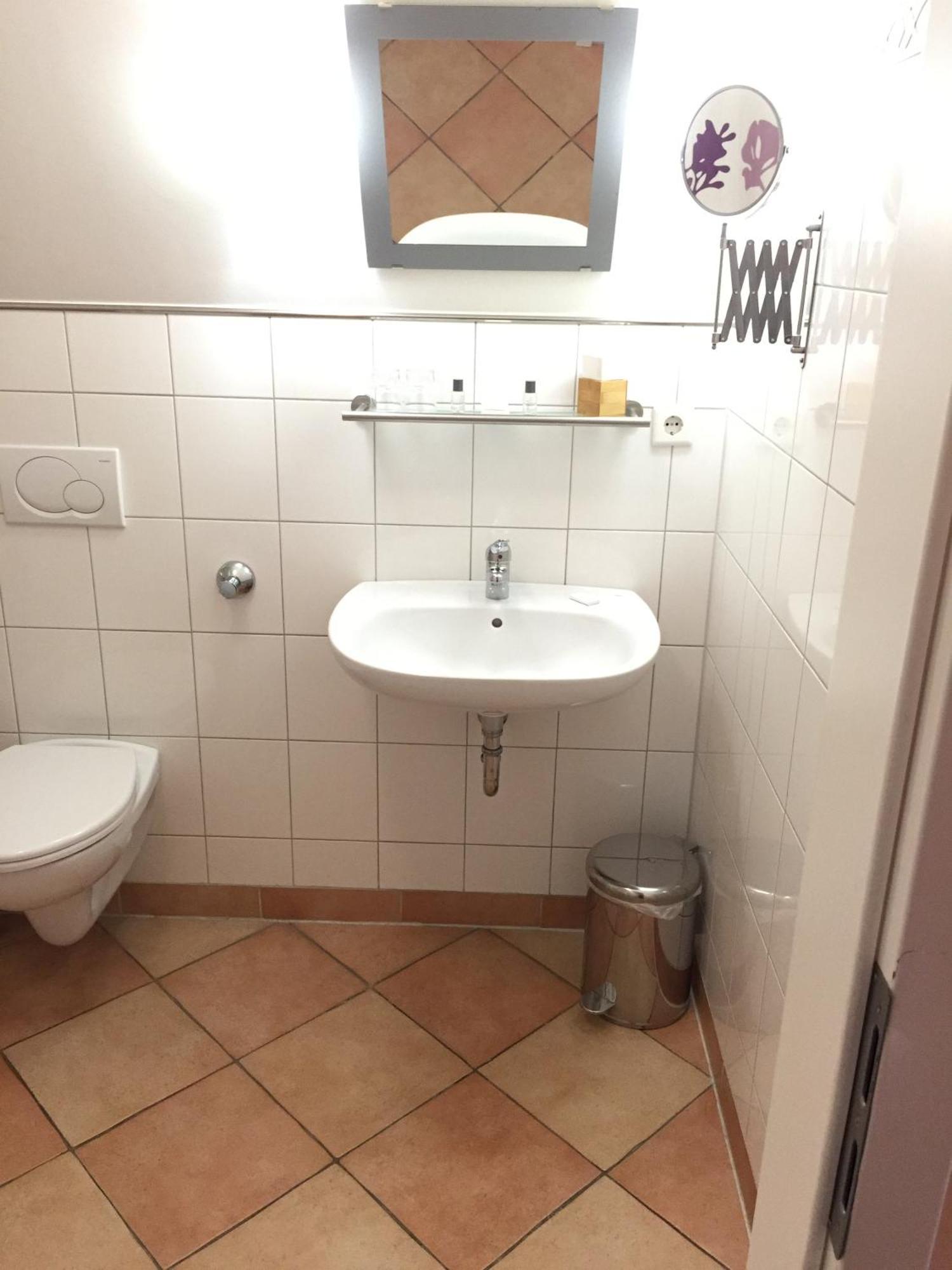 Barcelona Bed & Breakfast Dusseldorf Ruang foto