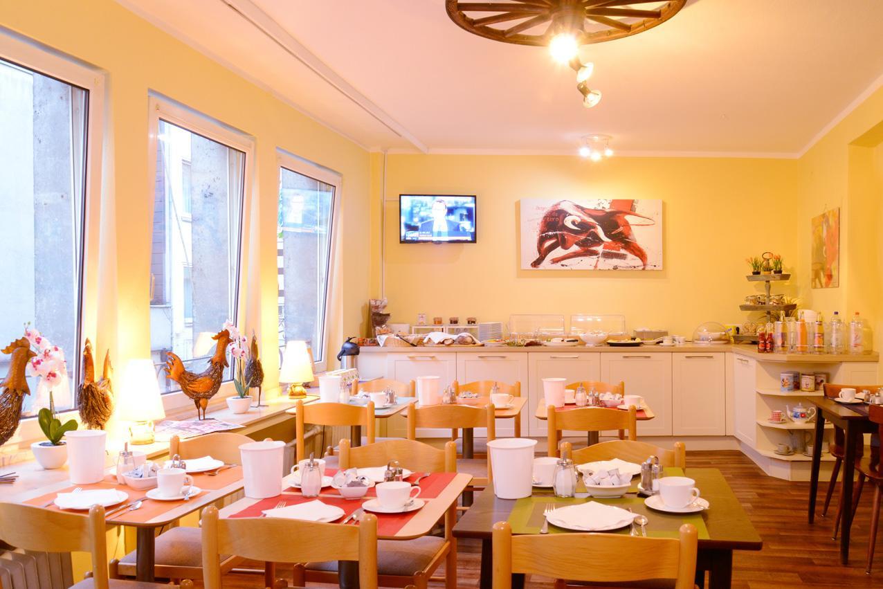 Barcelona Bed & Breakfast Dusseldorf Bagian luar foto