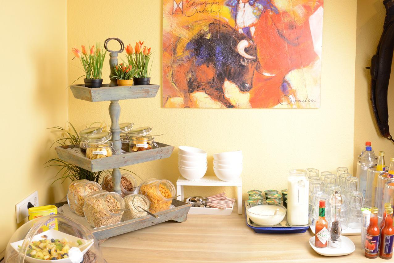 Barcelona Bed & Breakfast Dusseldorf Bagian luar foto